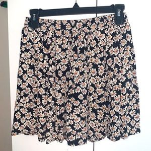 BRANDY MELVILLE FLORAL SKIRT